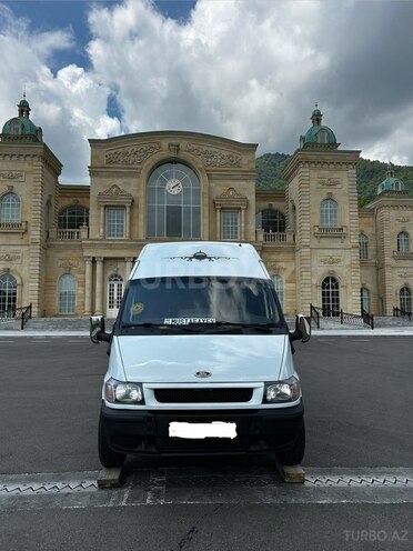Ford Transit-1