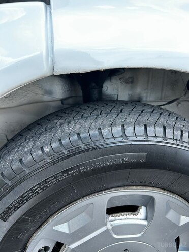 Ford Transit-9