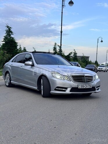 Mercedes E 250-1