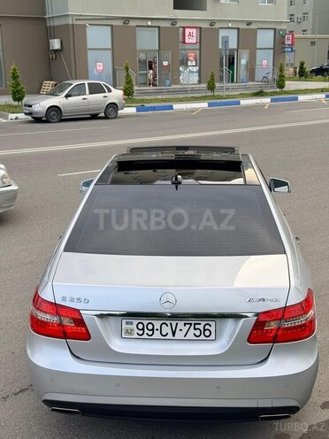 Mercedes E 250-21
