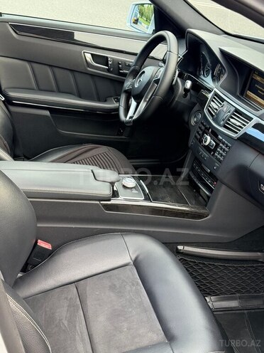 Mercedes E 250-10