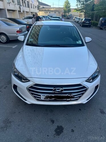 Hyundai Elantra-1