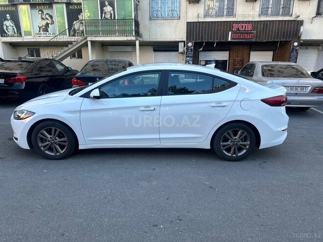 Hyundai Elantra-5