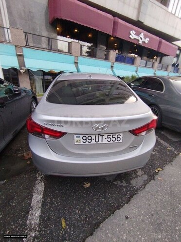 Hyundai Elantra-6
