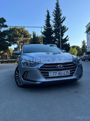 Hyundai Elantra-9