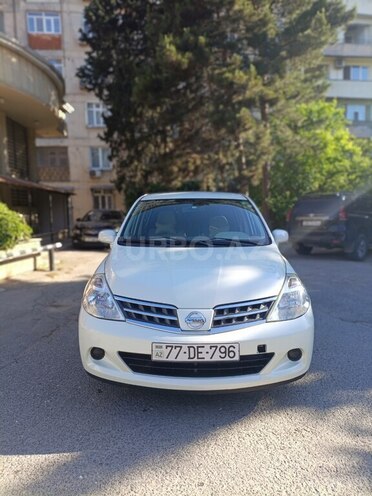Nissan Tiida-1