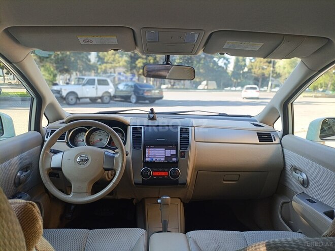 Nissan Tiida-5
