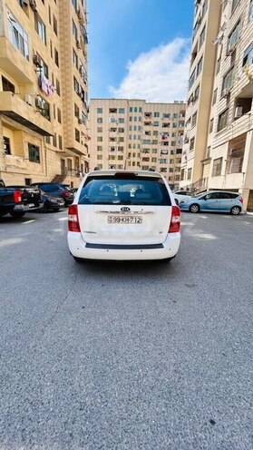 Kia Carnival-2