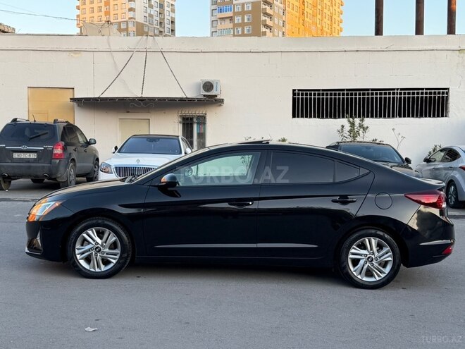 Hyundai Elantra-7