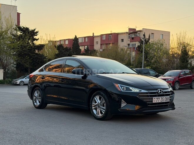 Hyundai Elantra-4