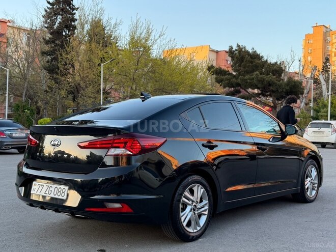 Hyundai Elantra-6