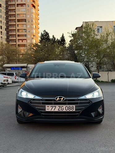 Hyundai Elantra-1