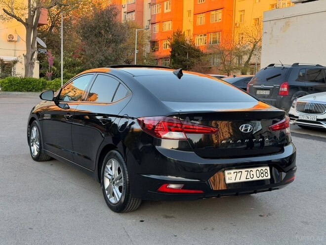 Hyundai Elantra-8