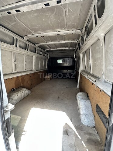 Ford Transit-4