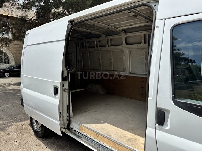Ford Transit-7