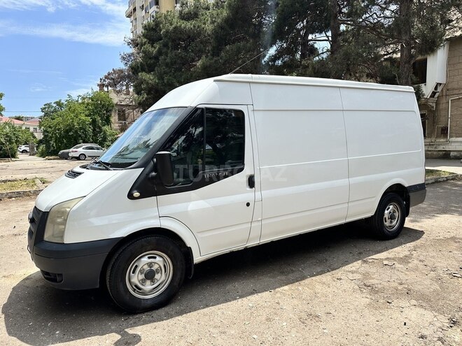 Ford Transit-10