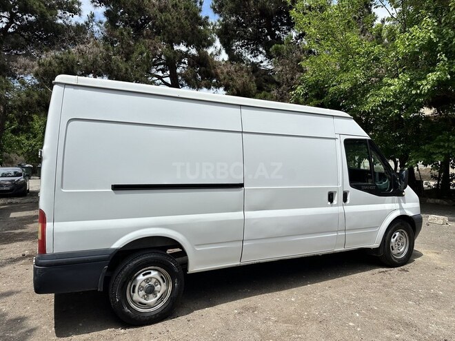 Ford Transit-6