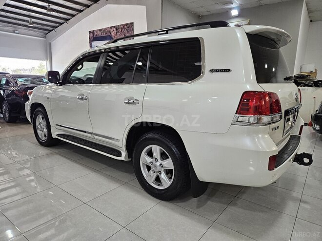 Toyota Land Cruiser-5
