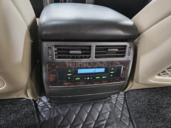 Toyota Land Cruiser-13
