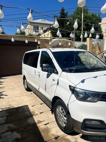 Hyundai H-1-7