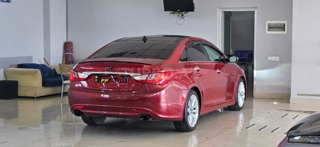 Hyundai Sonata-5