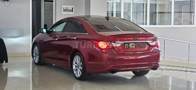 Hyundai Sonata-4
