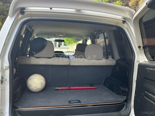 Mitsubishi Pajero io-17