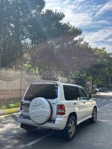 Mitsubishi Pajero io-3