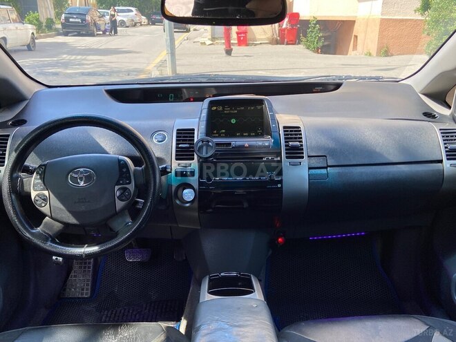 Toyota Prius-10