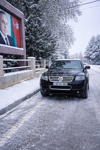 Volkswagen Touareg-1