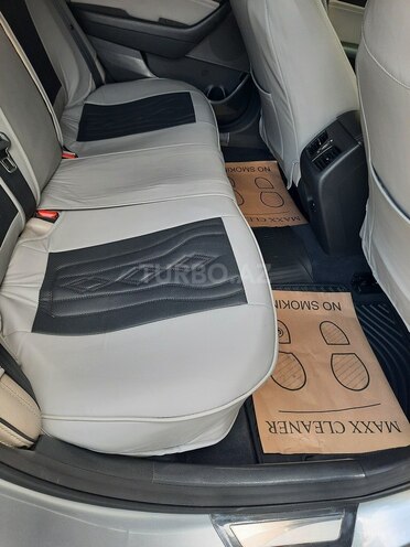 Hyundai Sonata-15