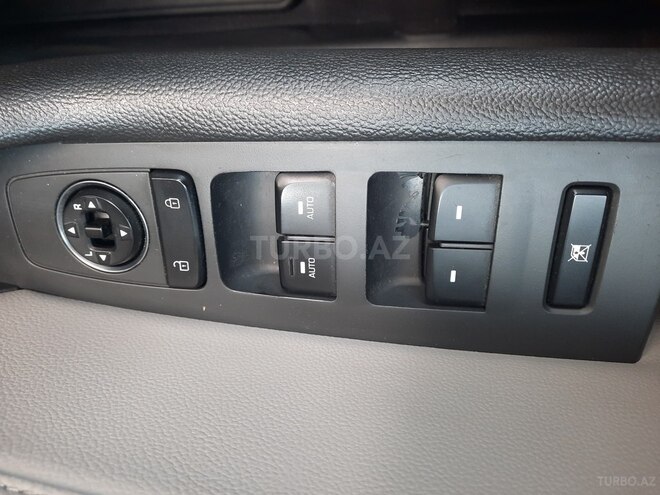 Hyundai Sonata-13