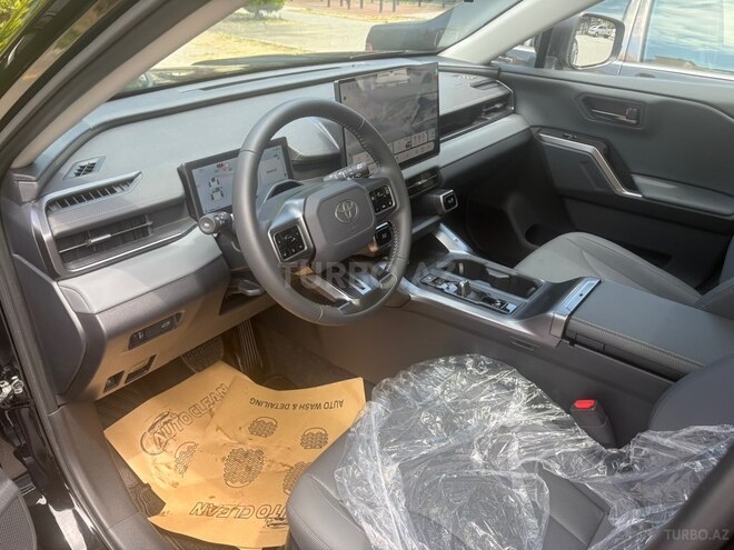 Toyota RAV4-14