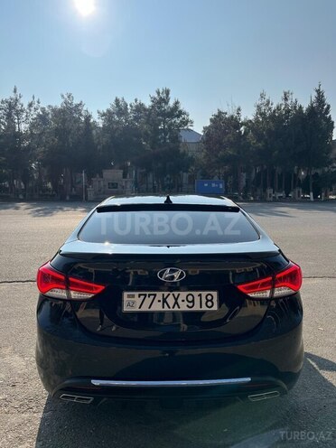 Hyundai Elantra-2