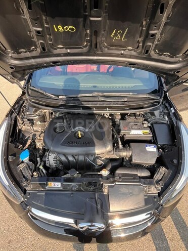 Hyundai Elantra-7