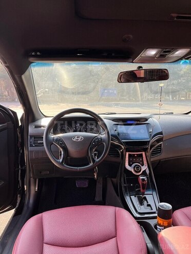 Hyundai Elantra-9