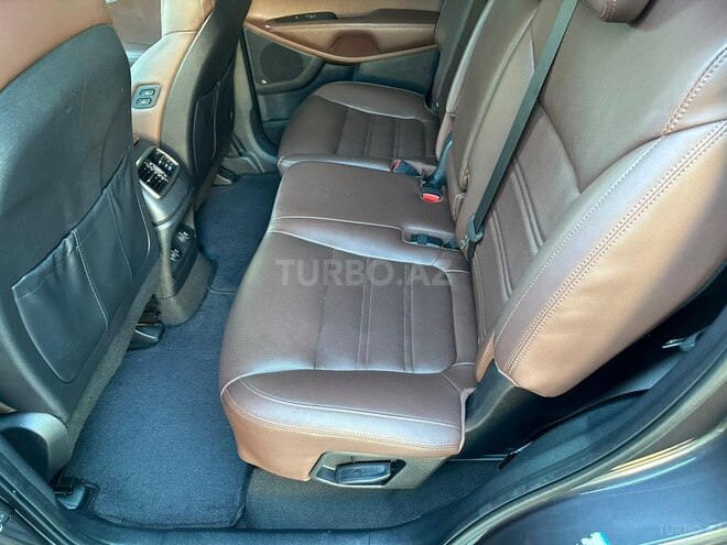 Kia Sorento-13