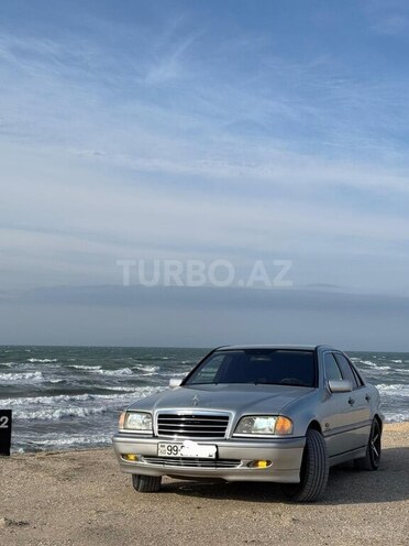 Mercedes C 200-1