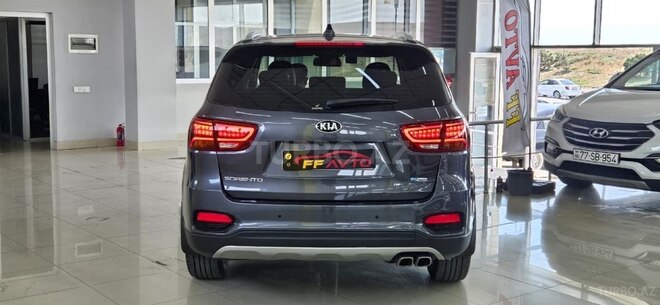 Kia Sorento-4