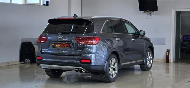 Kia Sorento-8