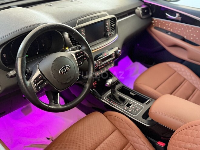 Kia Sorento-11