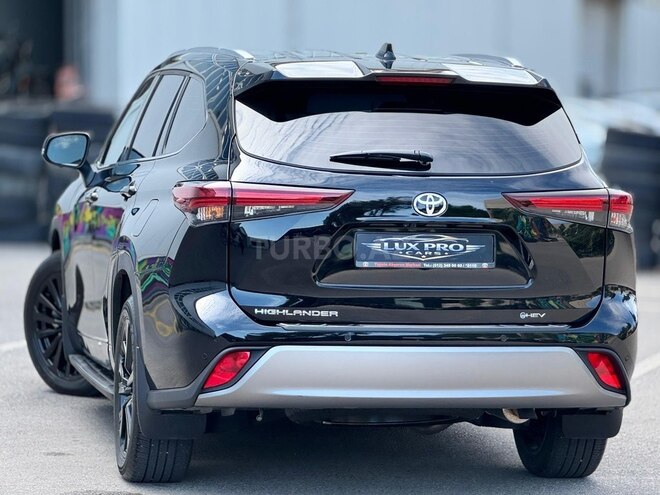 Toyota Highlander-4