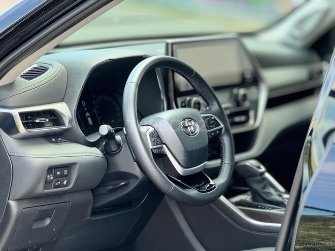 Toyota Highlander-12
