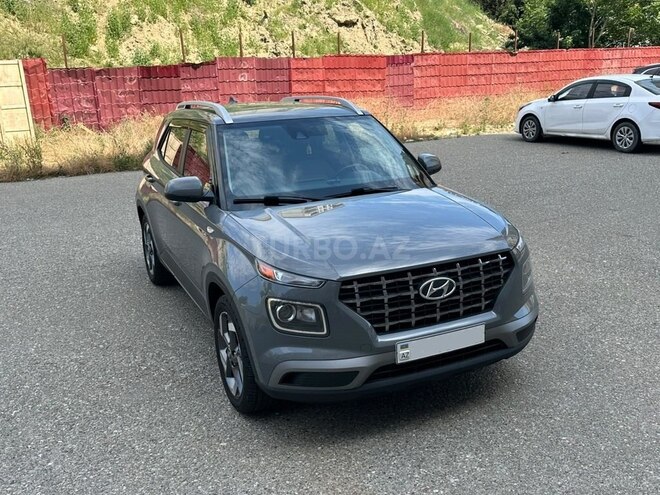 Hyundai Venue-3