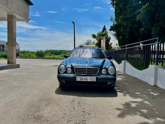 Mercedes E 220-2