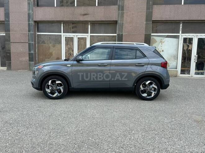 Hyundai Venue-6