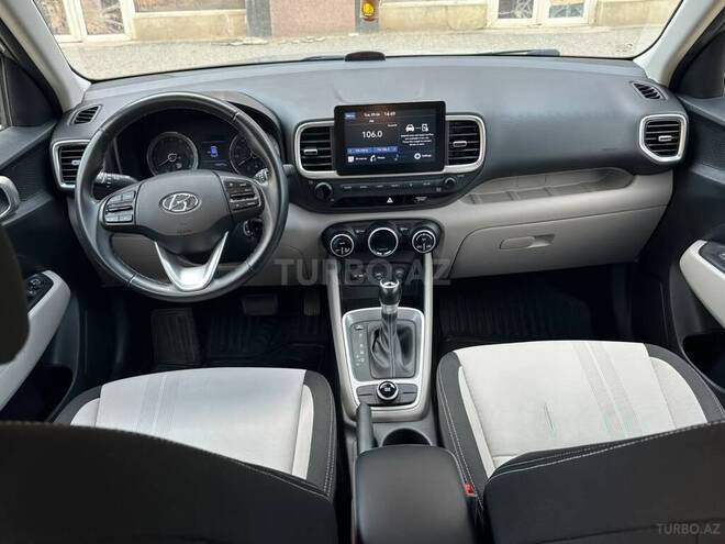 Hyundai Venue-12