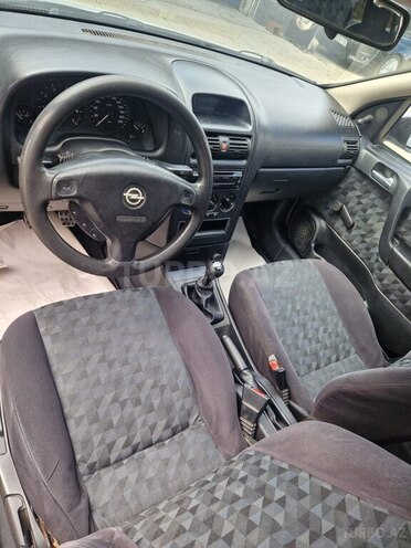 Opel Astra-11