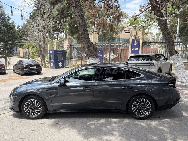 Hyundai Sonata-4