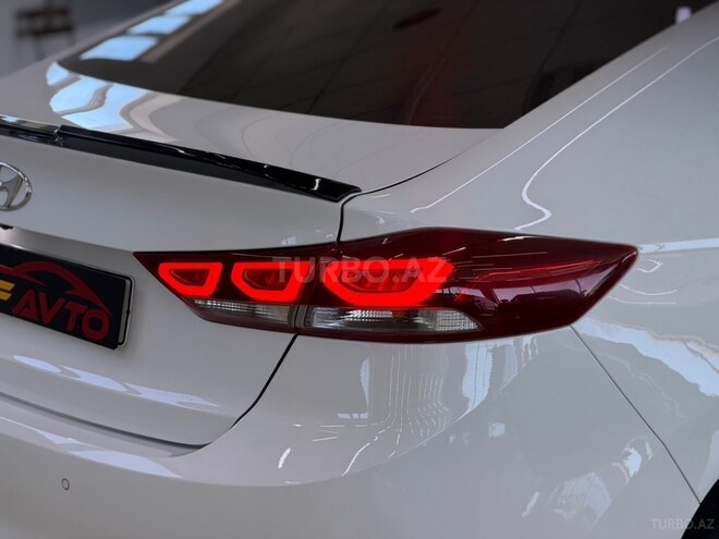 Hyundai Avante-11